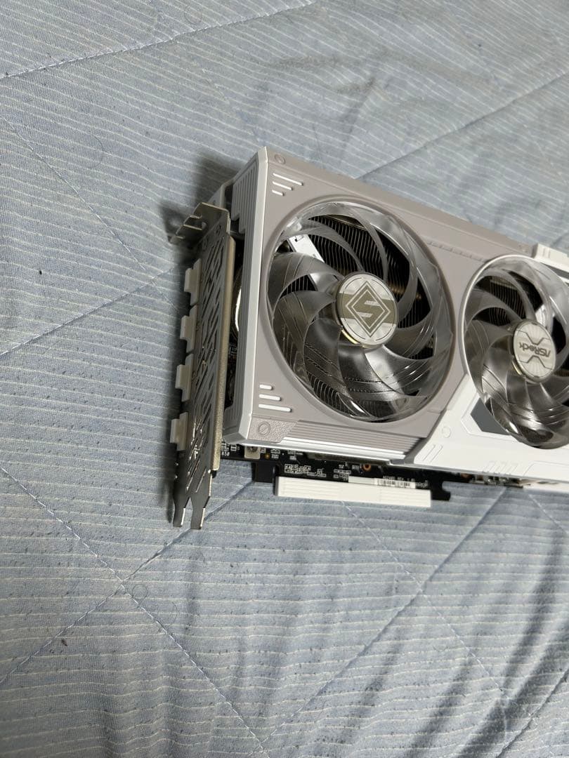 グラフィックボード・グラボ・ビデオカード ASROCK rx9070xt steel legend 16gb