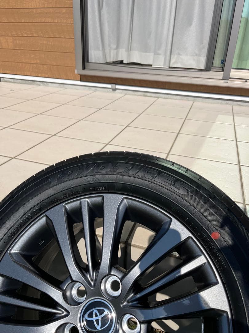 ノア　トヨタ純正16インチ　新車外し