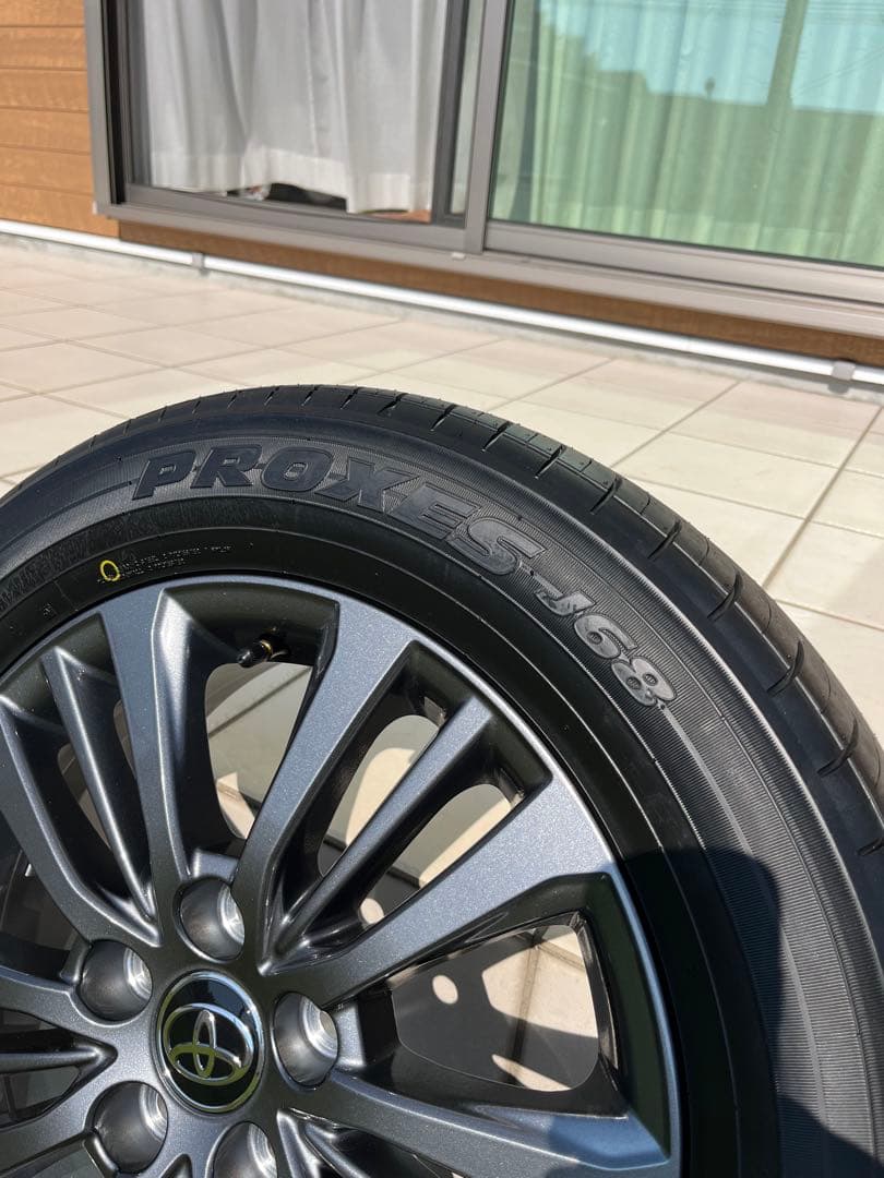 ノア　トヨタ純正16インチ　新車外し