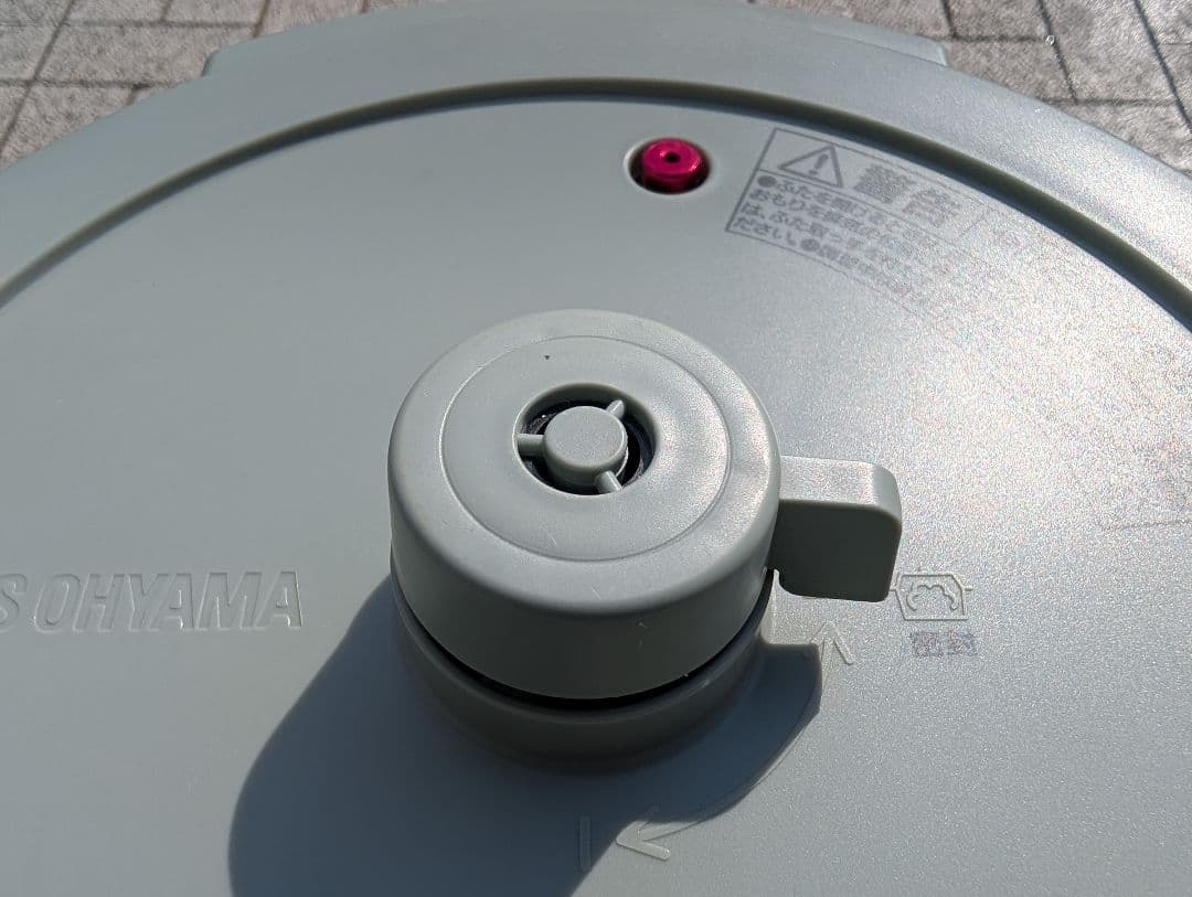 アイリスオーヤマ　電気圧力鍋　2022　KPC−MA3−G
