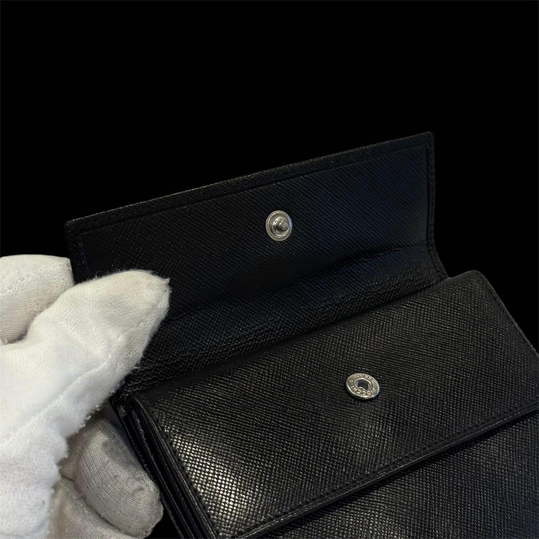 美品‼️PRADA サフィアーノレザー 二つ折り財布 ブラック 三角ロゴ 箱付き