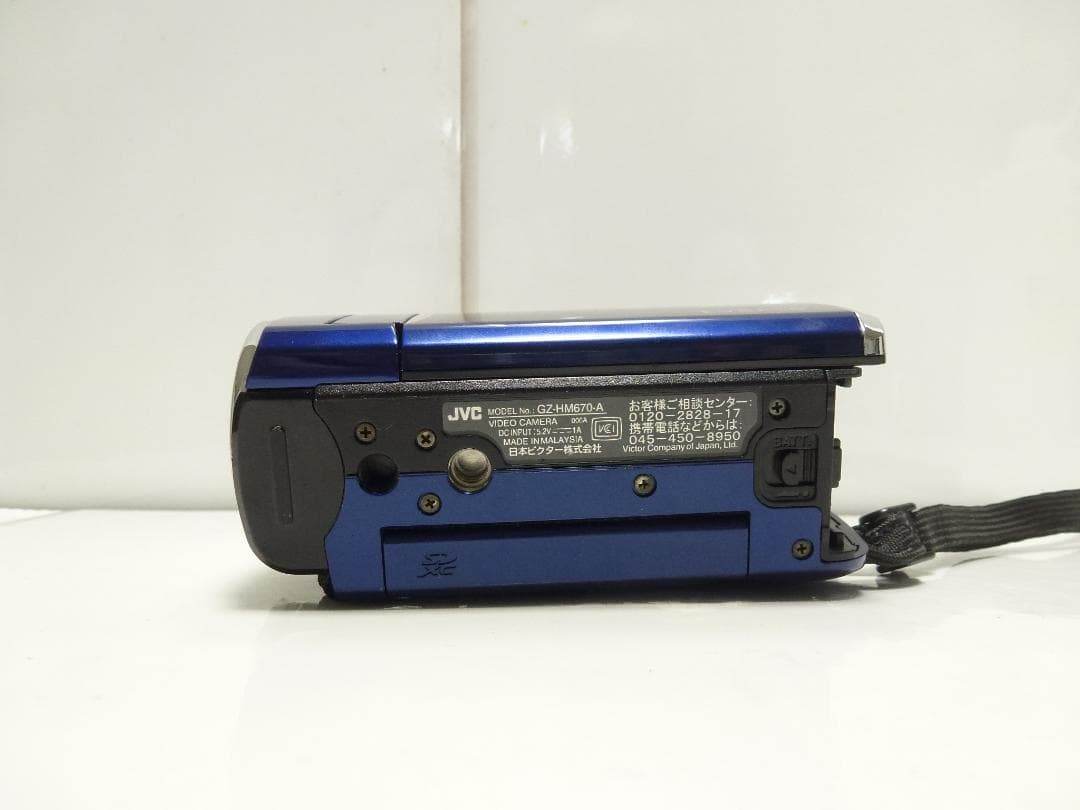 大人気動作品　ビクター　JVC Everio GZ-HM670 ビデオカメラ
