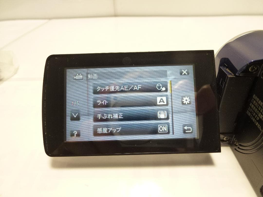 大人気動作品　ビクター　JVC Everio GZ-HM670 ビデオカメラ