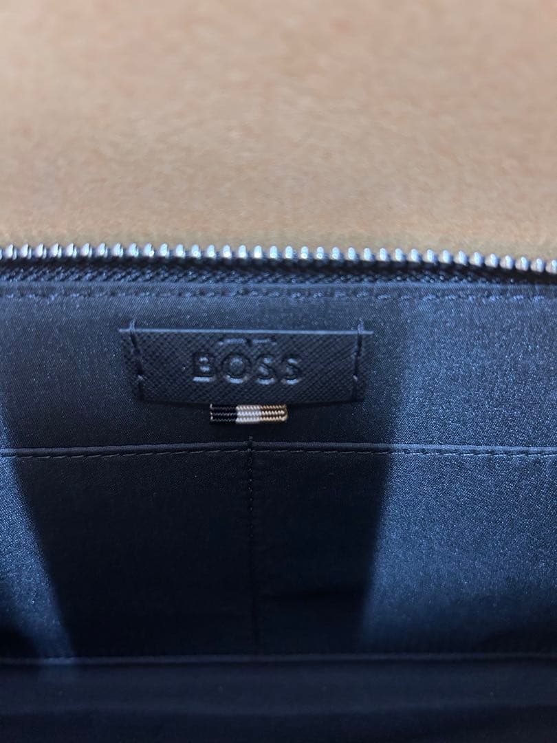 BOSS メンズショルダーバッグ 未使用 ブラック 長財布収納可