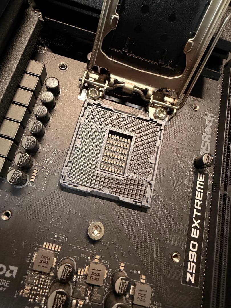 ASROCK Z590 Extreme マザーボード動作確認済