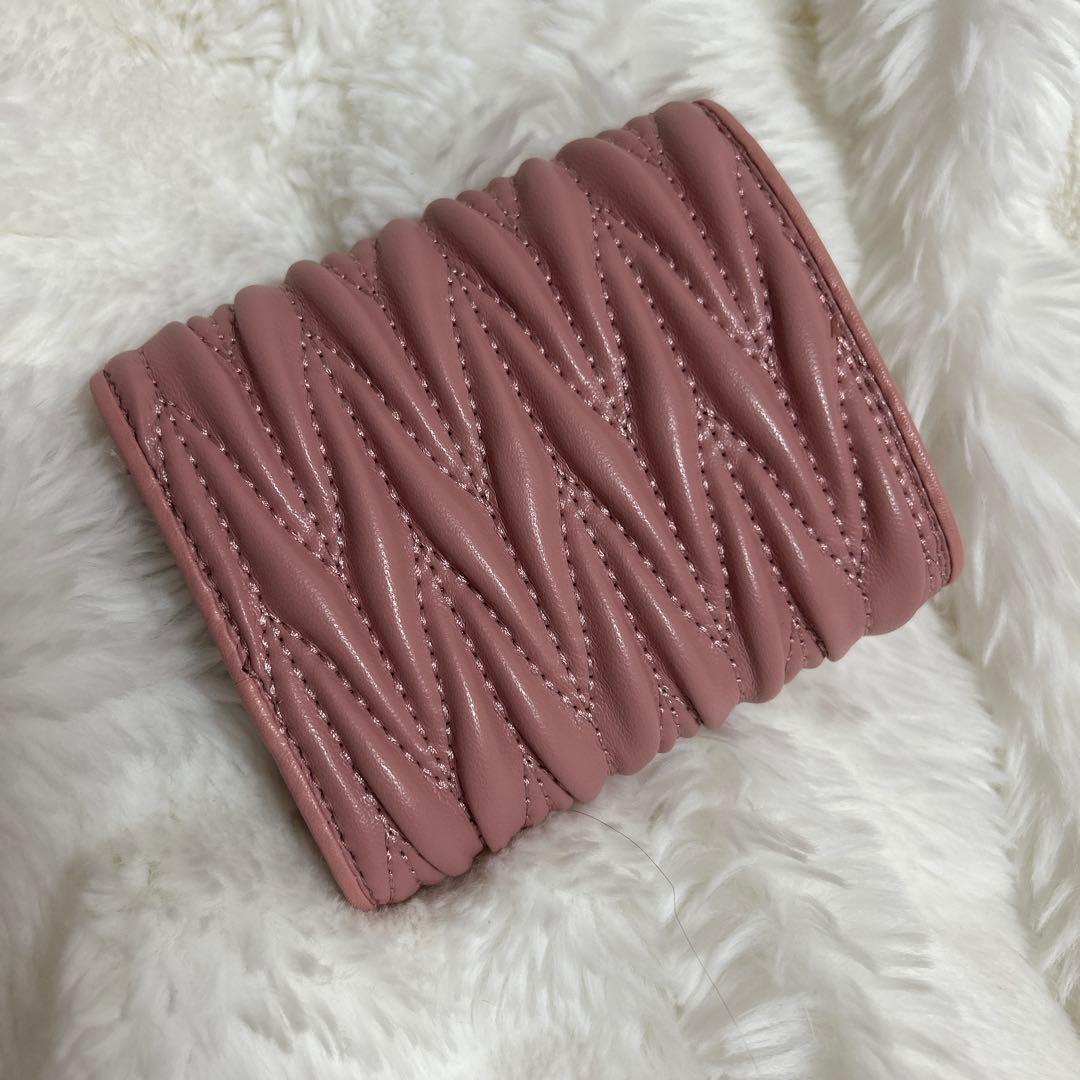 miumiu 三つ折財布 ピンク