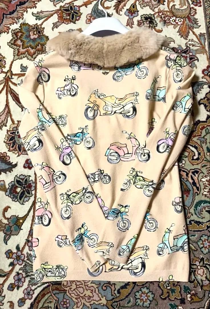 美品♪ブルーガール/バイクプリントリアルファー付きカーディガン