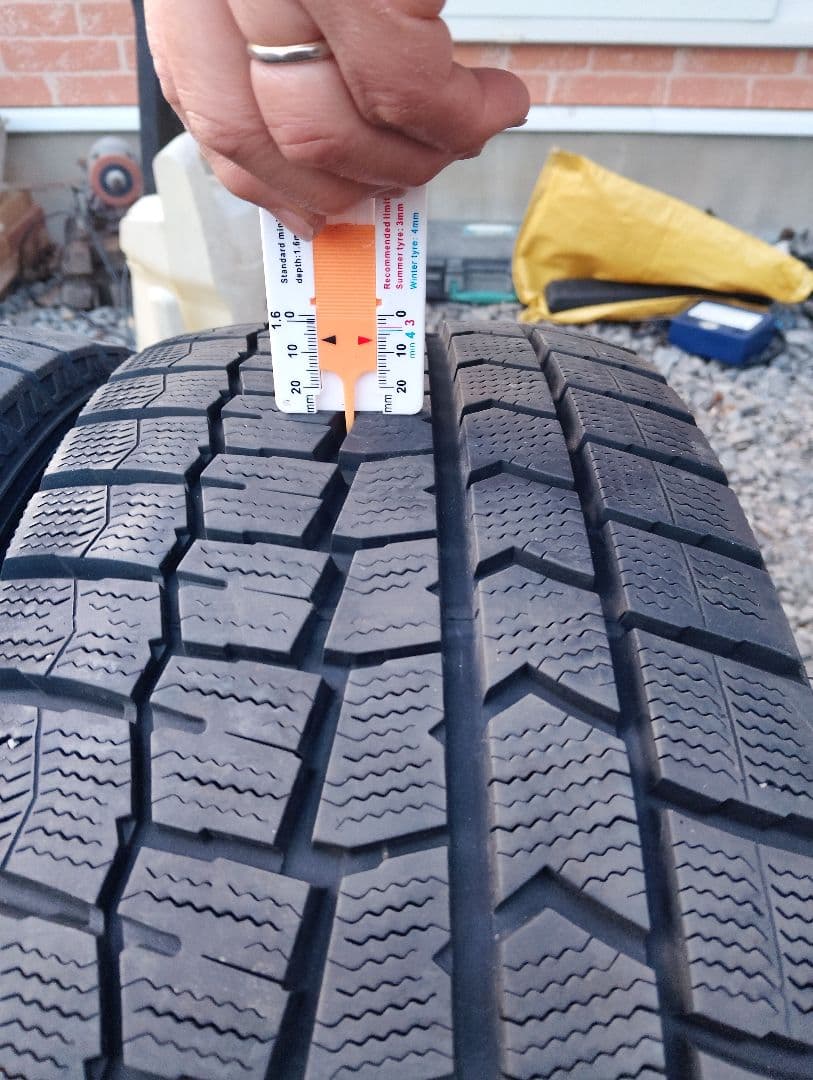 DUNLOP WINTERMAXX WM02 215/50R17　スタッドレス