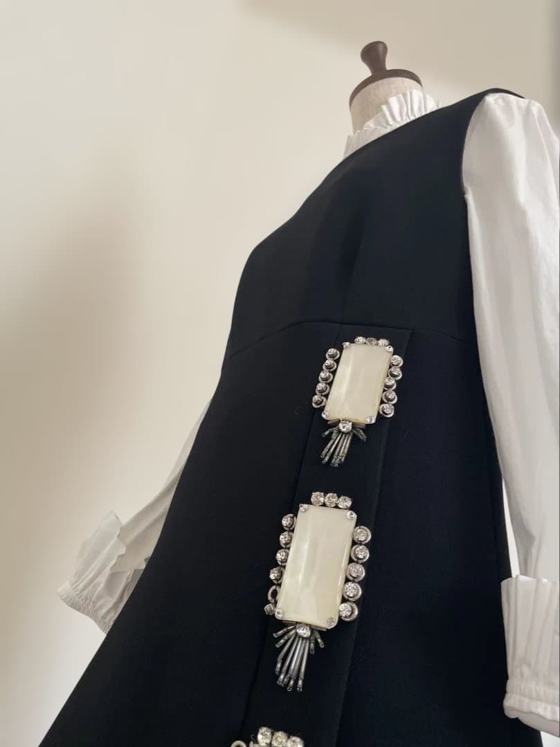 【PRADAプラダ】ビジューモチーフBLACKドレス　イタリア製　42サイズ
