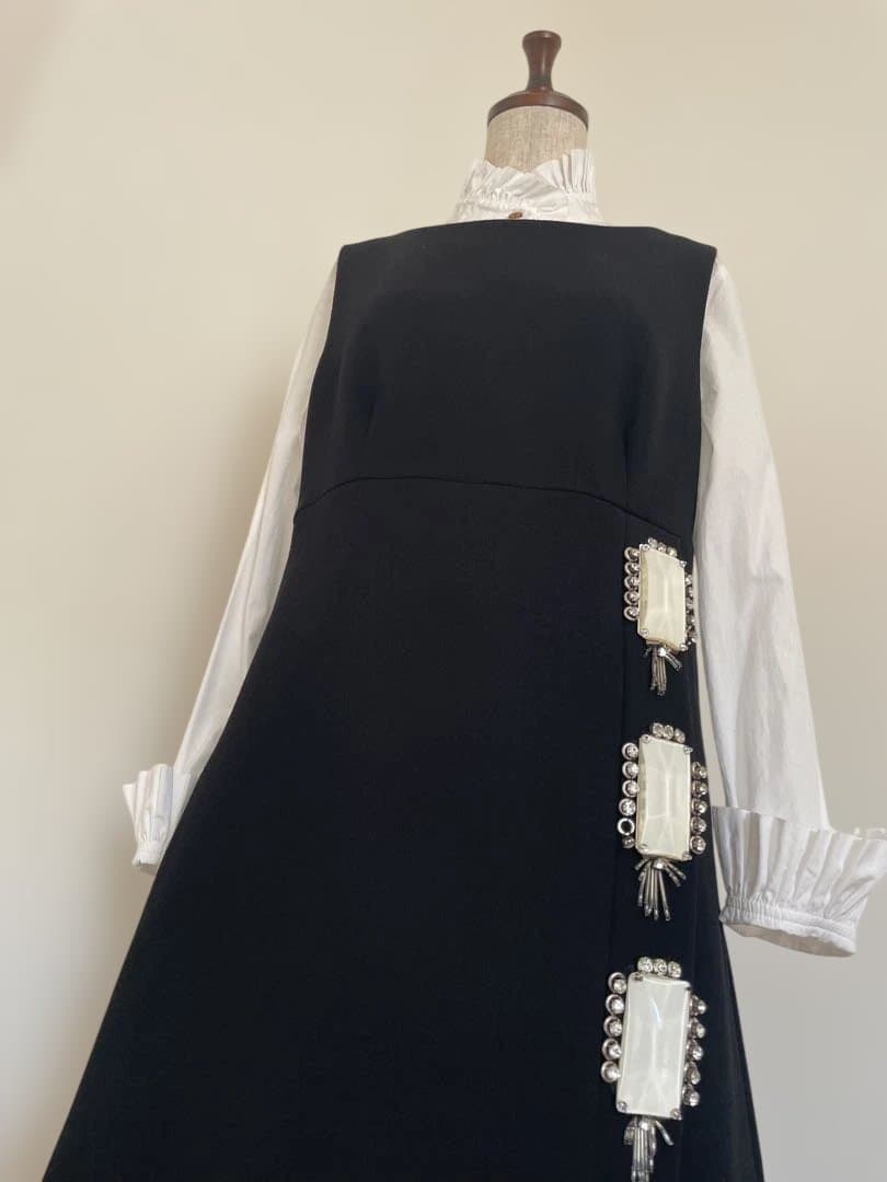 【PRADAプラダ】ビジューモチーフBLACKドレス　イタリア製　42サイズ