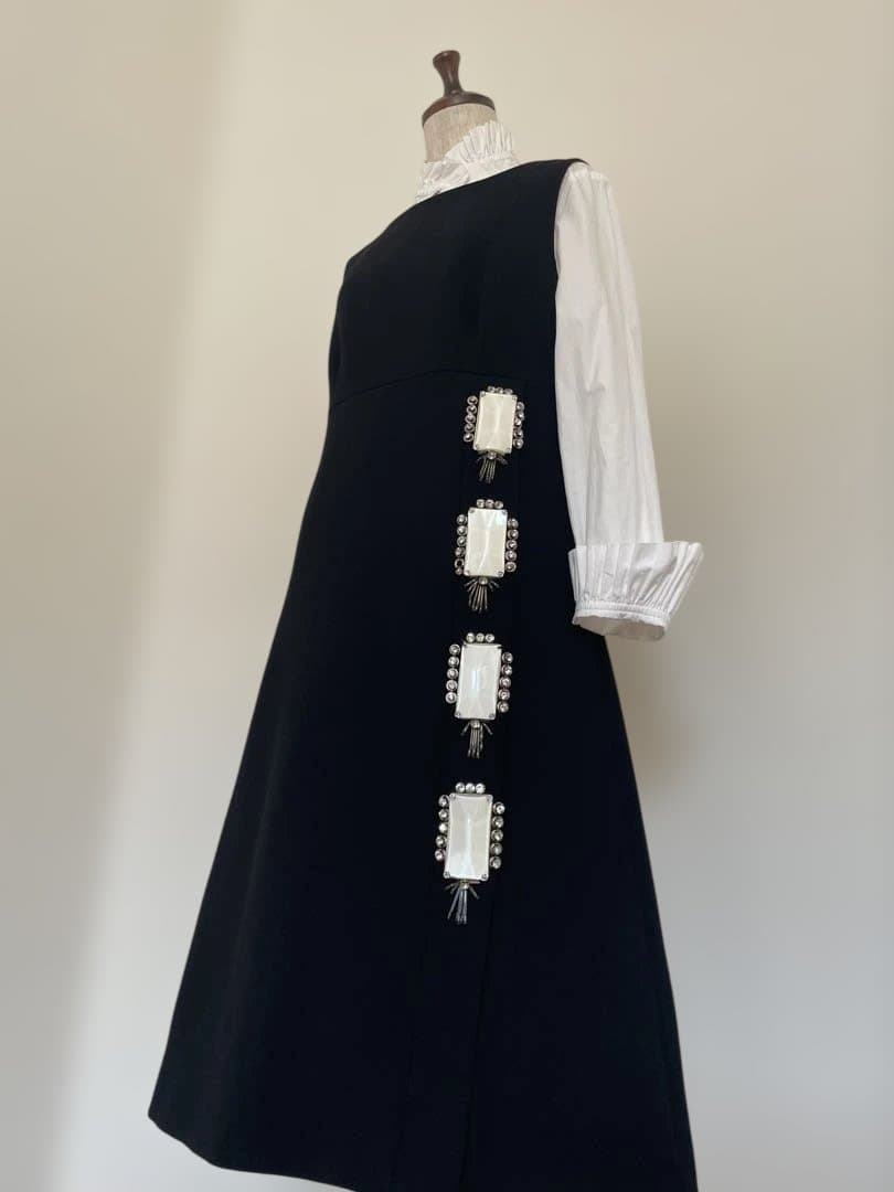 【PRADAプラダ】ビジューモチーフBLACKドレス　イタリア製　42サイズ