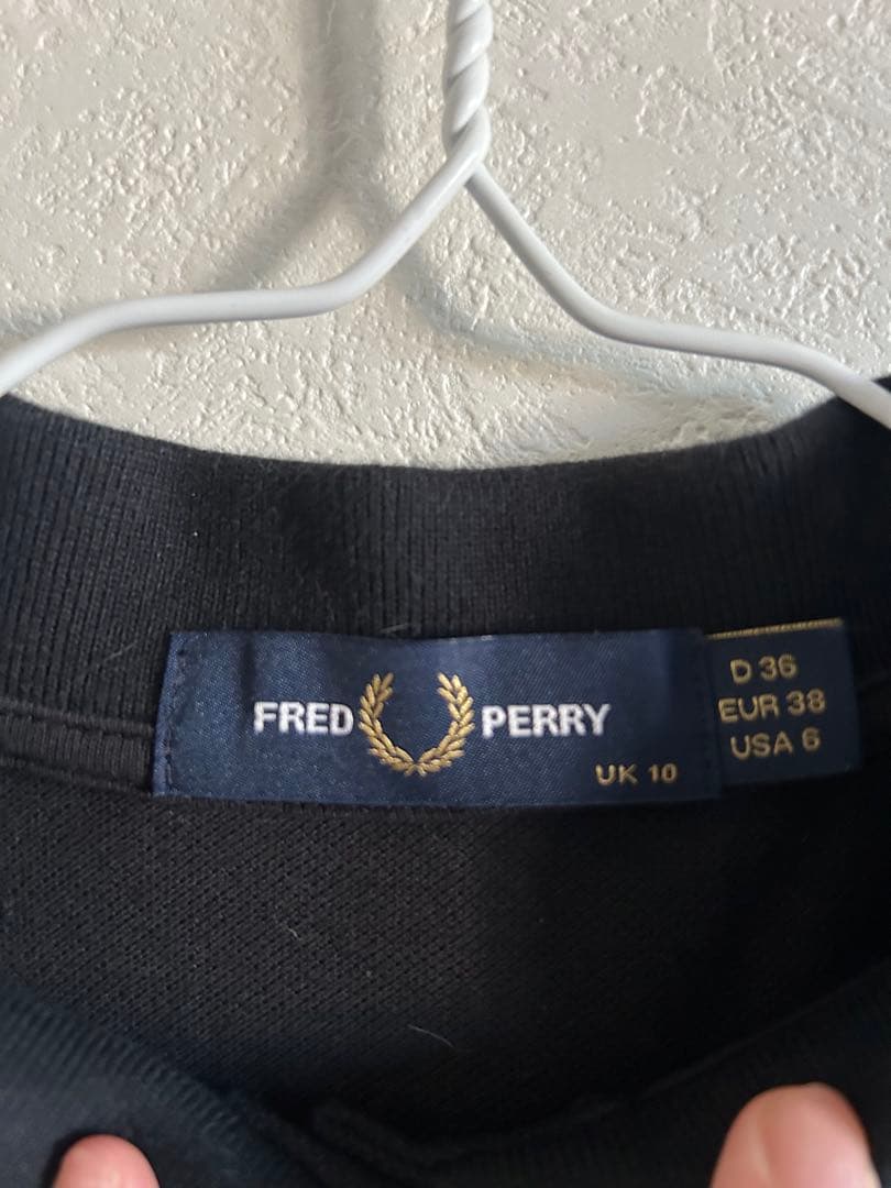 【美品】FRED PERRY ブラック ポロシャツ 半袖 UK 10