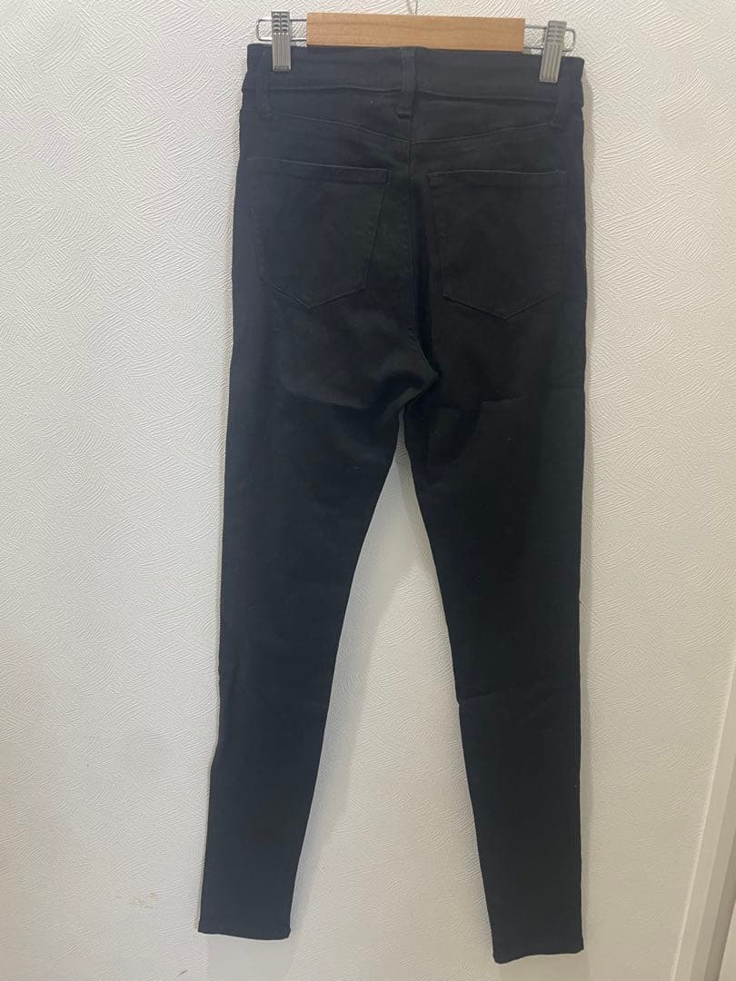 あ*ん様 【美品】UNIQLO ユニクロ　ウルトラストレッチスキニージーンズ