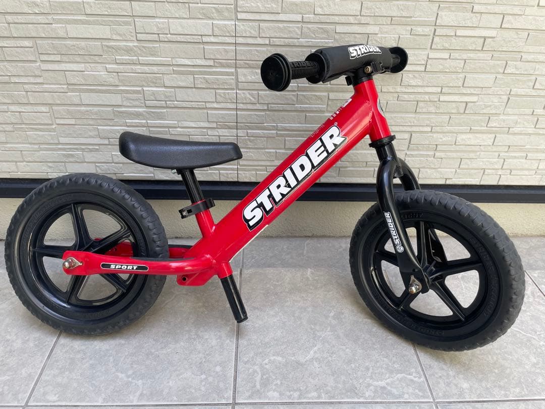 ストライダースポーツモデル　レッド