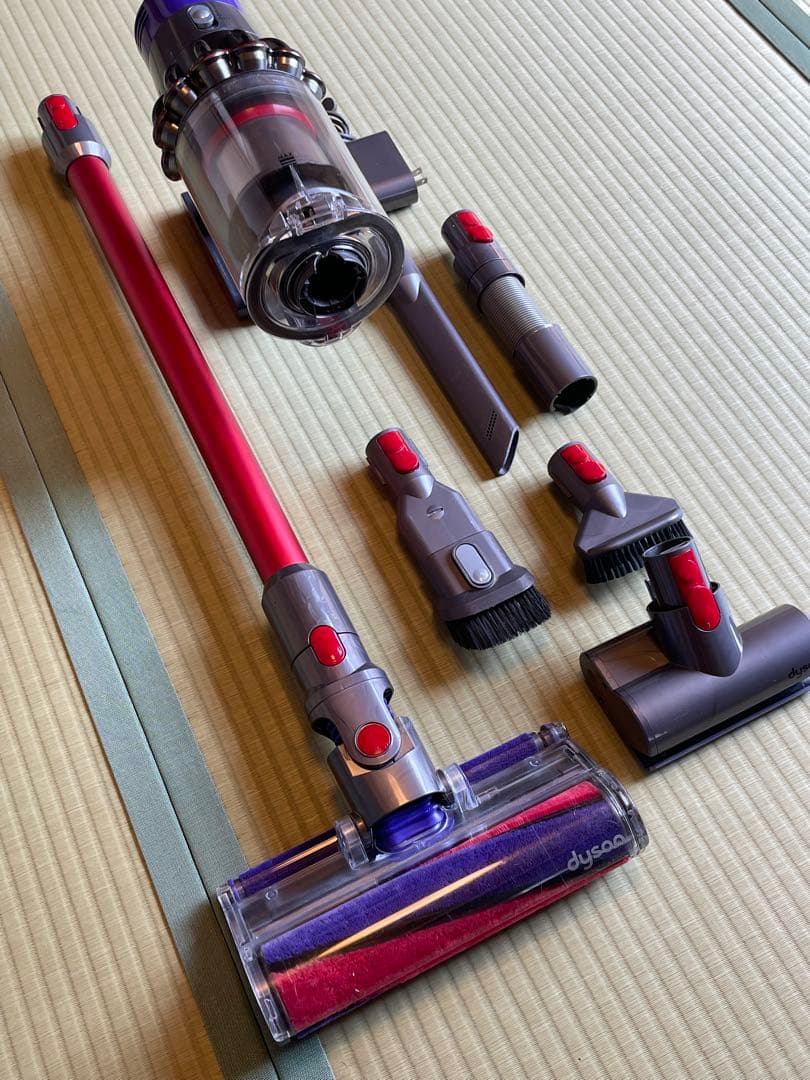 dyson スティッククリーナー ダイソン　sv12 v10 動作品