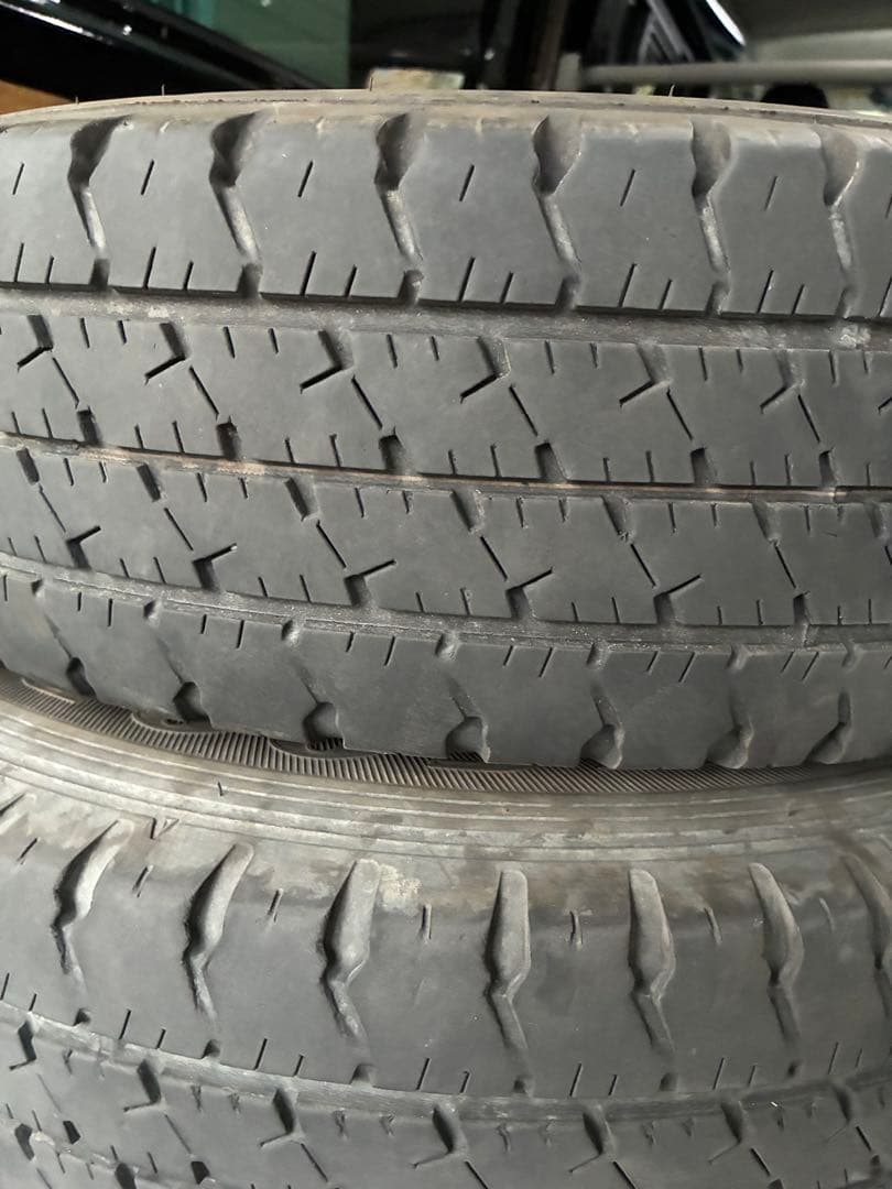 ハイエース　195 80 R15 Goodyear 直接引き取り　手渡しのみ