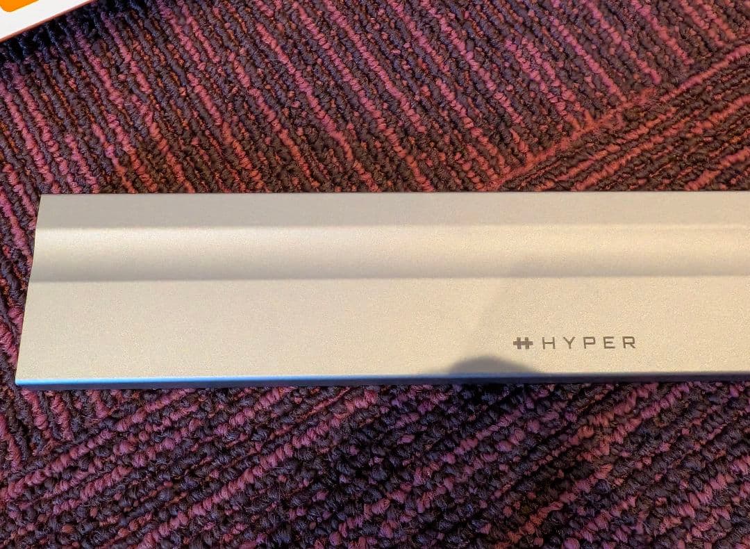MacBook Pro Hyper 4K ドッキングステーション 15ポート