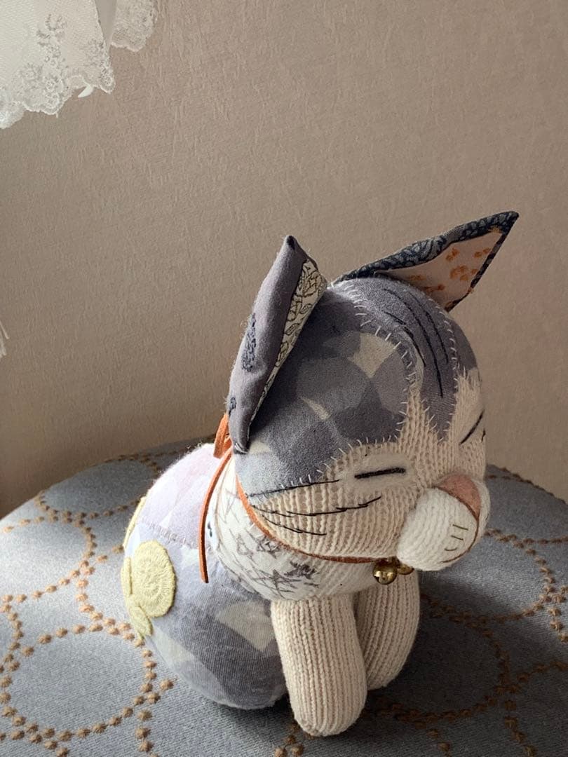 子跳ねです。手作り猫ぬいぐるみ minā perhonen