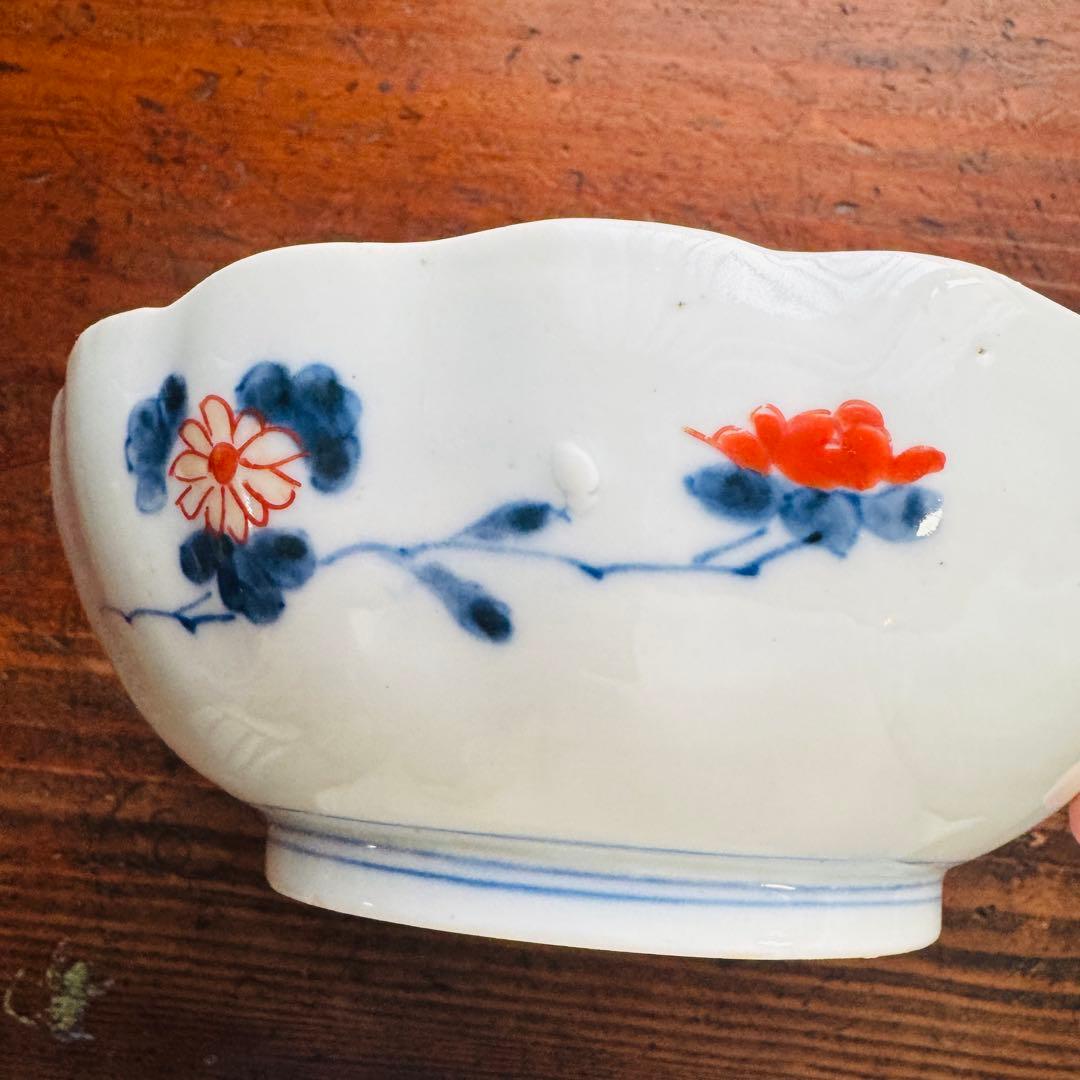 骨董皿　伊万里焼 色絵草花文膾皿　アンティーク皿 一客 なます皿　美しい輪花皿