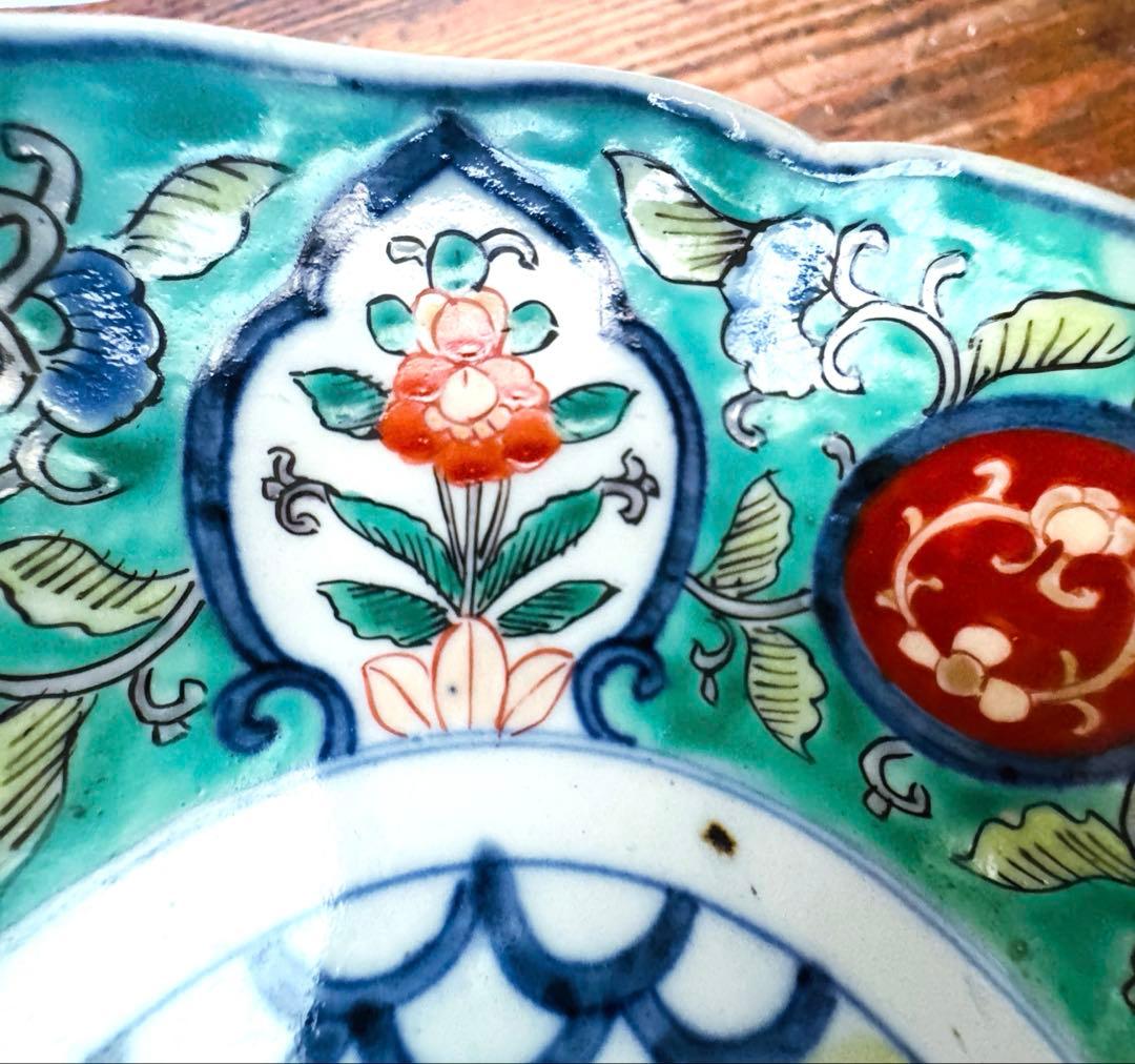 骨董皿　伊万里焼 色絵草花文膾皿　アンティーク皿 一客 なます皿　美しい輪花皿