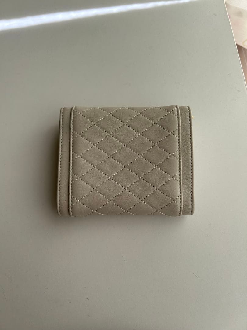 YSL 三つ折り財布 ライトベージュ・ブラックポーチのセット