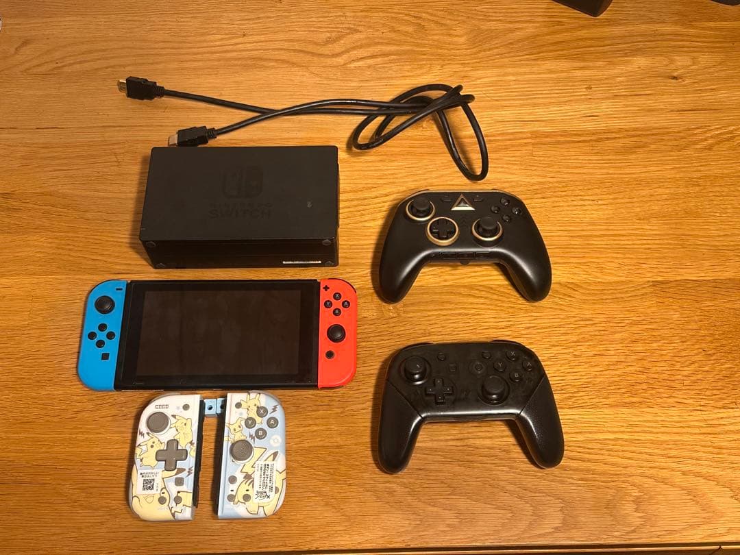 Switch本体・ケーブル・プロコントローラー×2