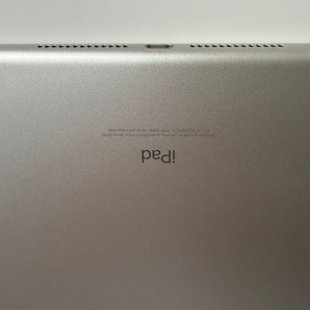 Apple iPad 10.2インチ 第6世代 A1893 シルバー