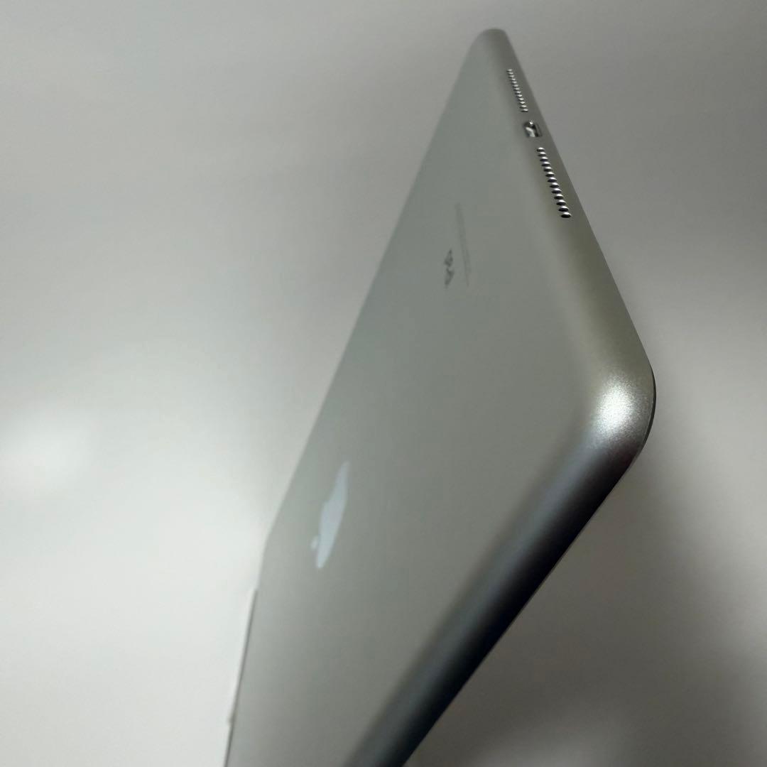 Apple iPad 10.2インチ 第6世代 A1893 シルバー