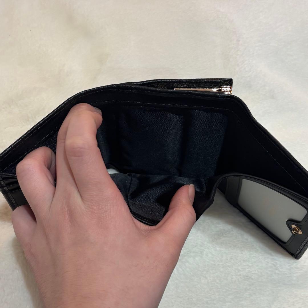 Vivienne Westwood オーブ型押し がま口3つ折り財布