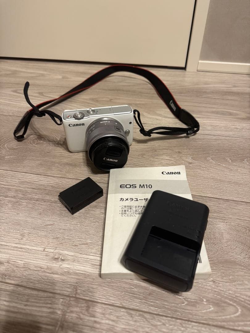 美咲【美品*付属品付き】canon EOS M10ミラーレスカメラ