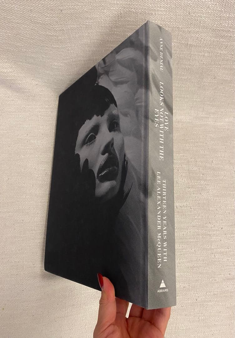 【新品】Alexander McQueen 写真集 洋書