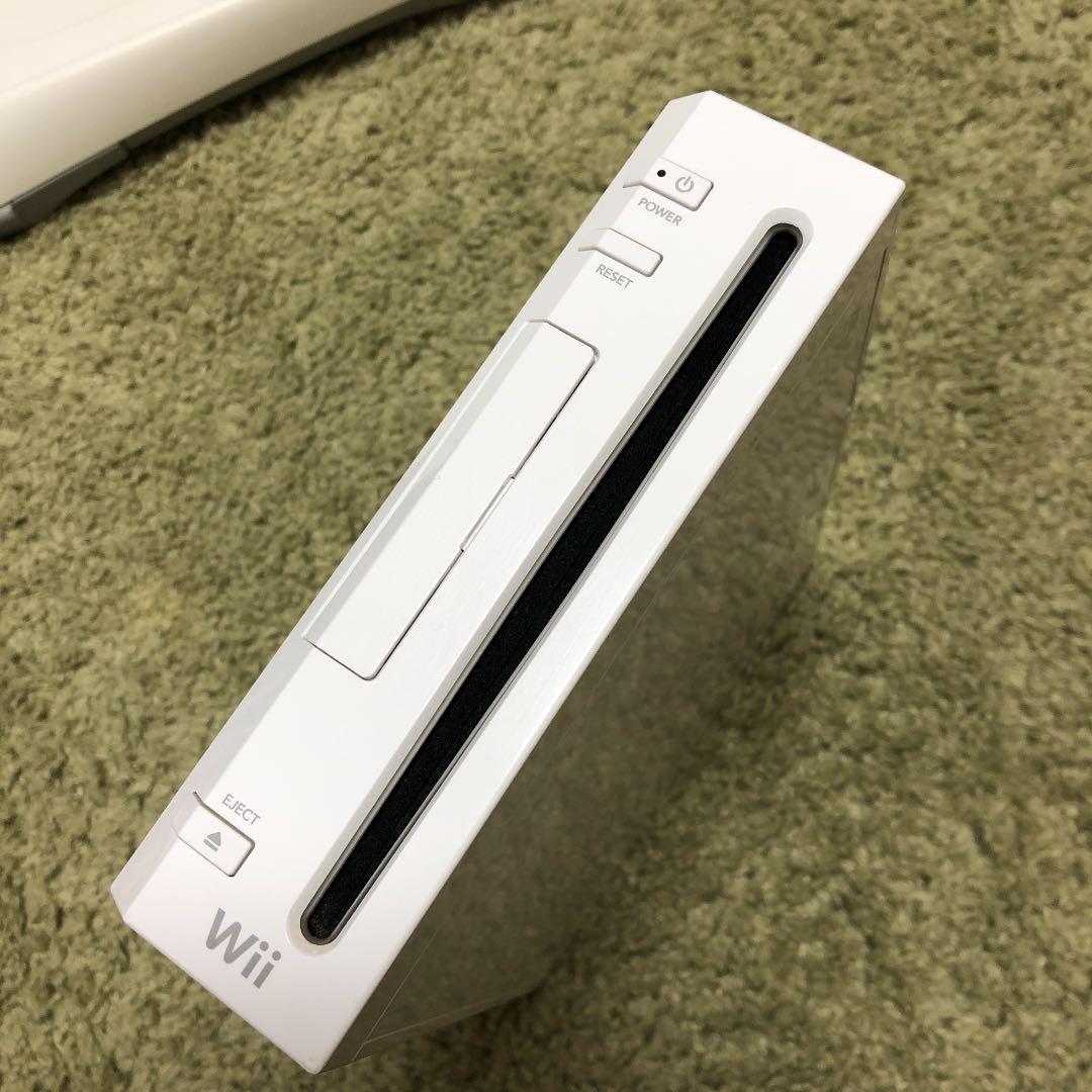 任天堂　wii本体　バランスボード　ソフト他
