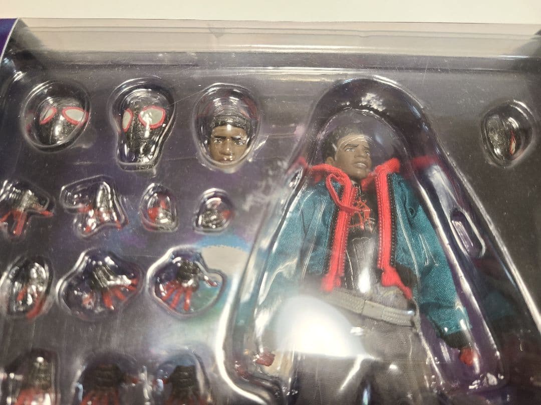 ★値下げ★　MAFEX スパイダーマン マイルズモラレス スパイダーバース
