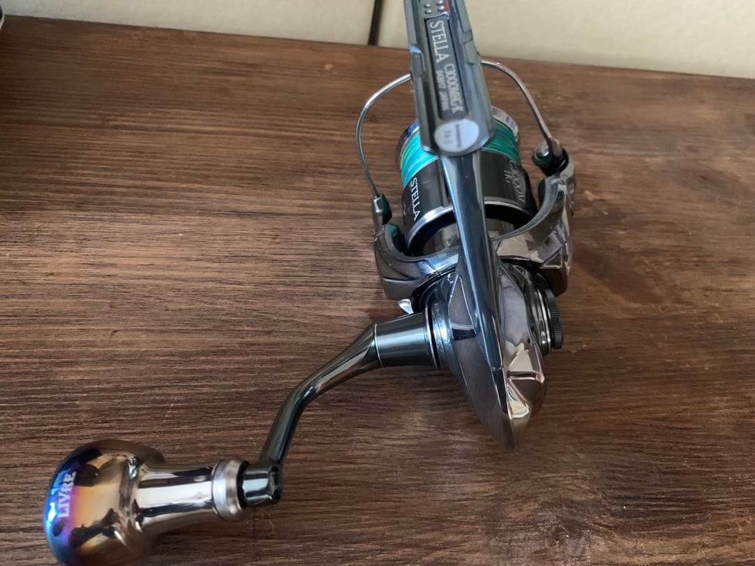 極美品 シマノ　22 ステラ　STELLA C3000MHG スピニングリール