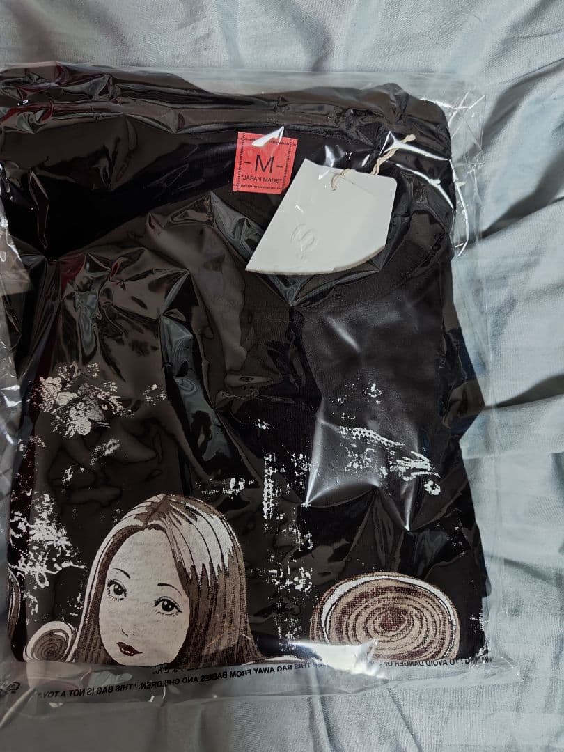 KIRIE’S SPIRAL DRESS GRAPHIC T-SHIRT