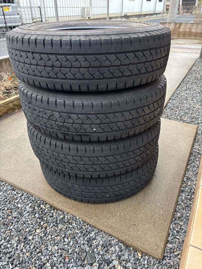 ブリヂストン　ブリザック　VL1 195/80R15 LT スタッドレスタイヤ
