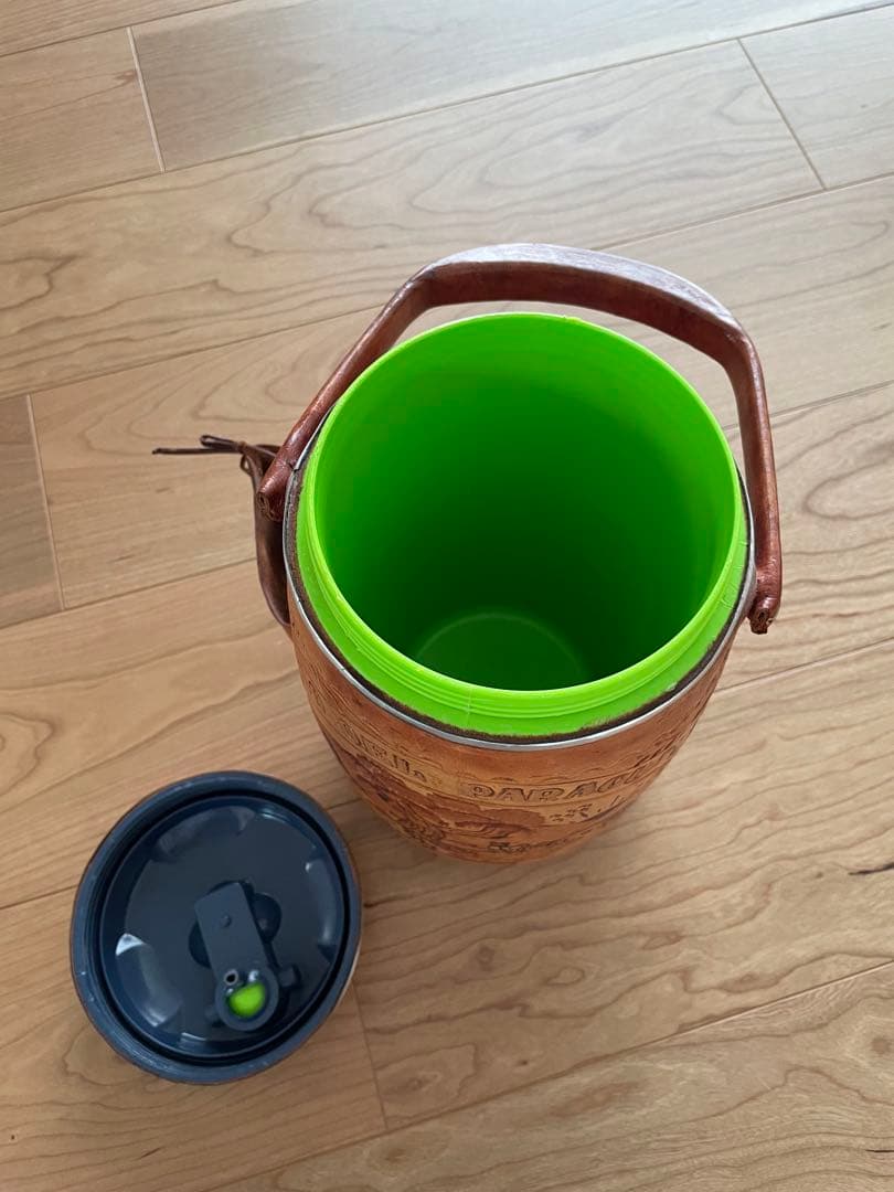 マテ茶ポット　パラグアイ　レザー彫刻