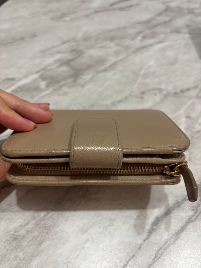 PRADA 二つ折り財布 ベージュ サフィアーノレザー