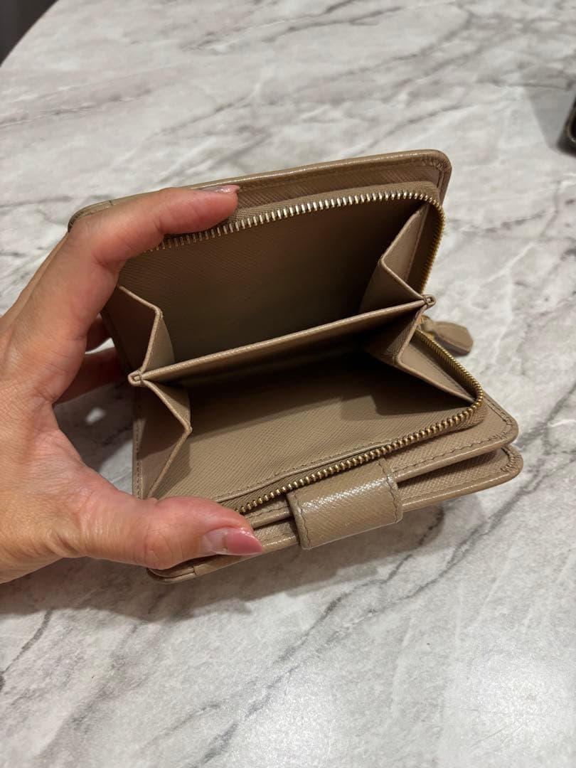 PRADA 二つ折り財布 ベージュ サフィアーノレザー