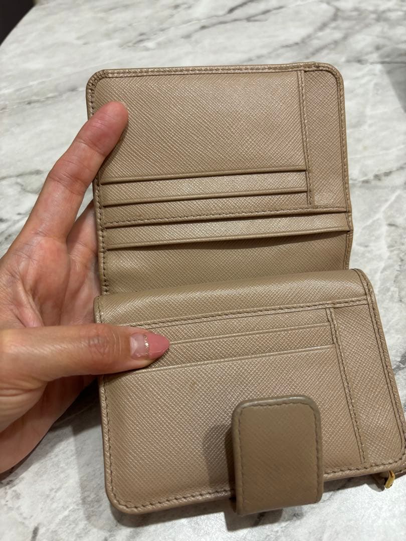 PRADA 二つ折り財布 ベージュ サフィアーノレザー