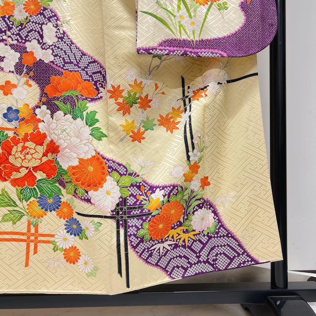 振袖　金駒刺繍　金彩　牡丹　梅花　菊花　紗綾形　着物　125tz