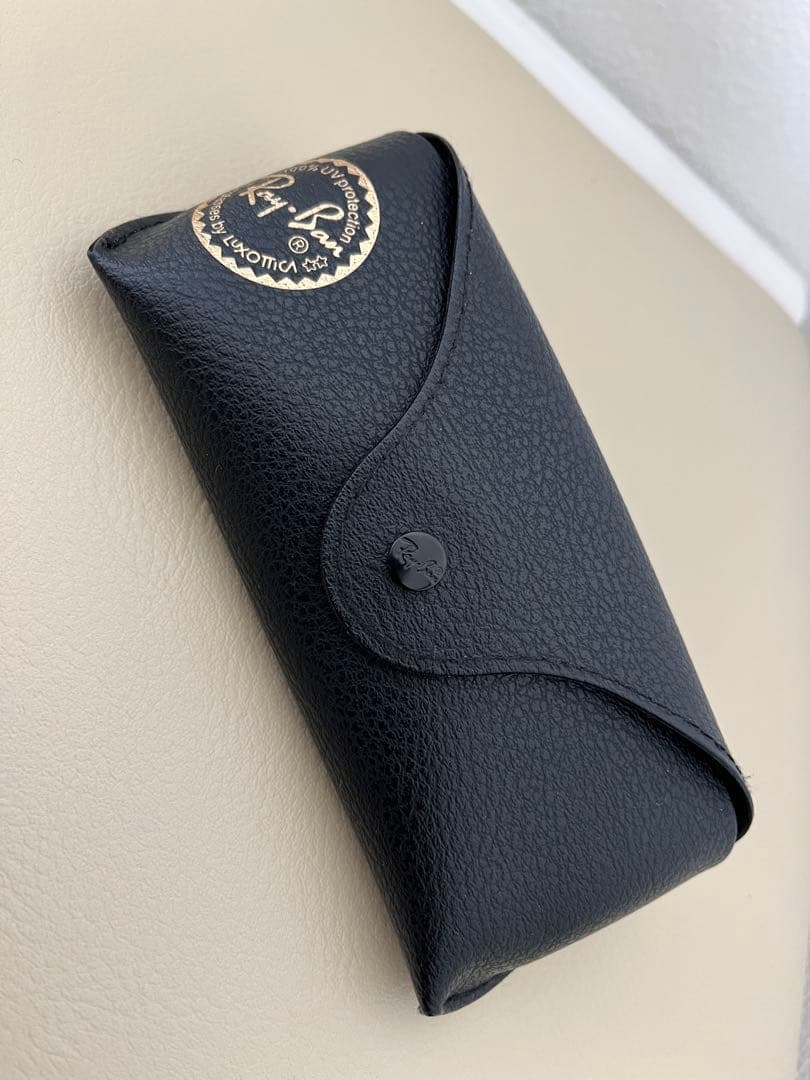 Ray-Ban ブラック ラウンド型サングラス