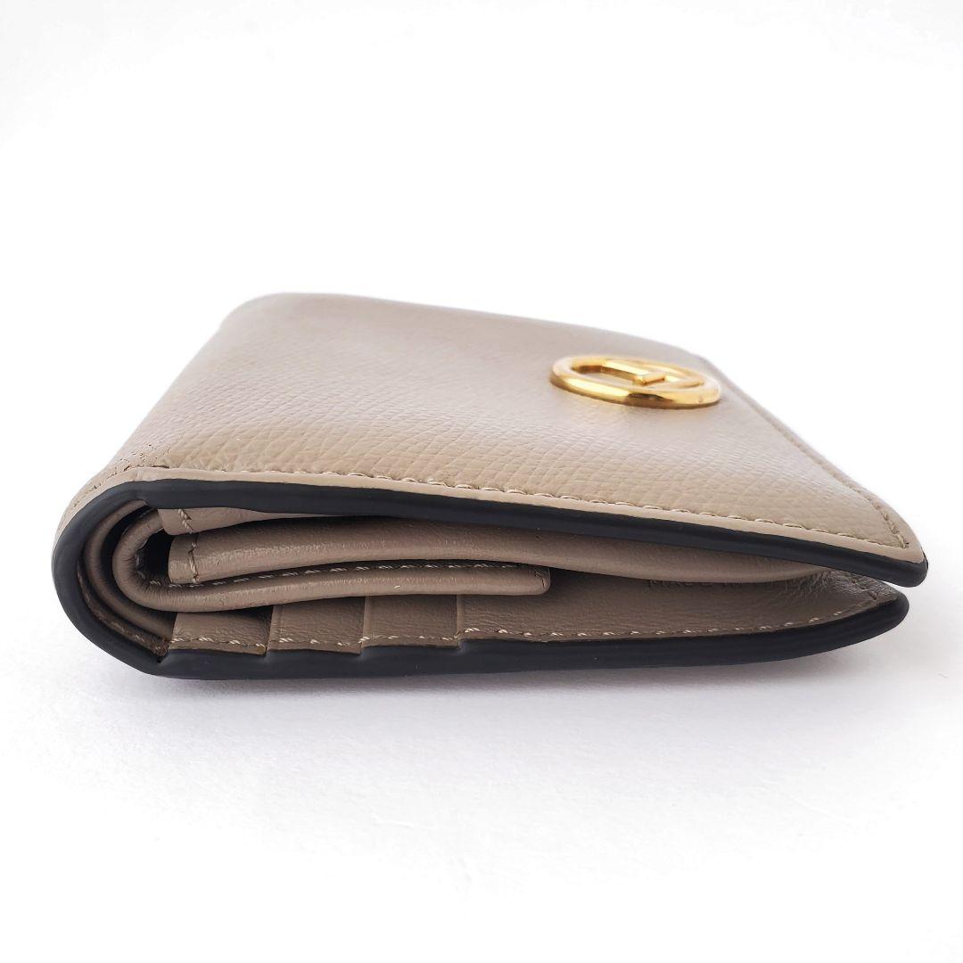 FENDI　２つ折り財布　エフイズ　フェンディ　コンパクトウォレット　ベージュ