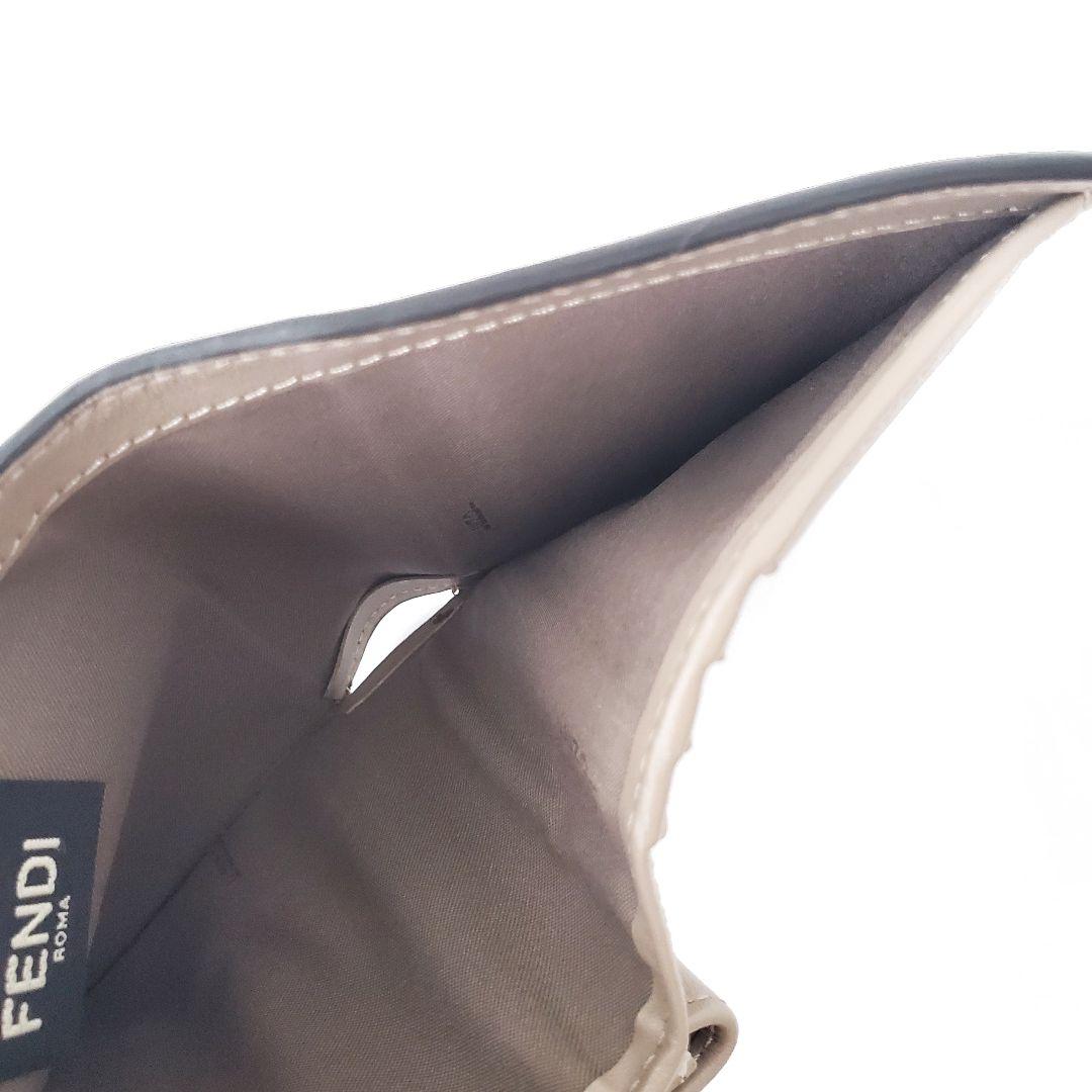 FENDI　２つ折り財布　エフイズ　フェンディ　コンパクトウォレット　ベージュ
