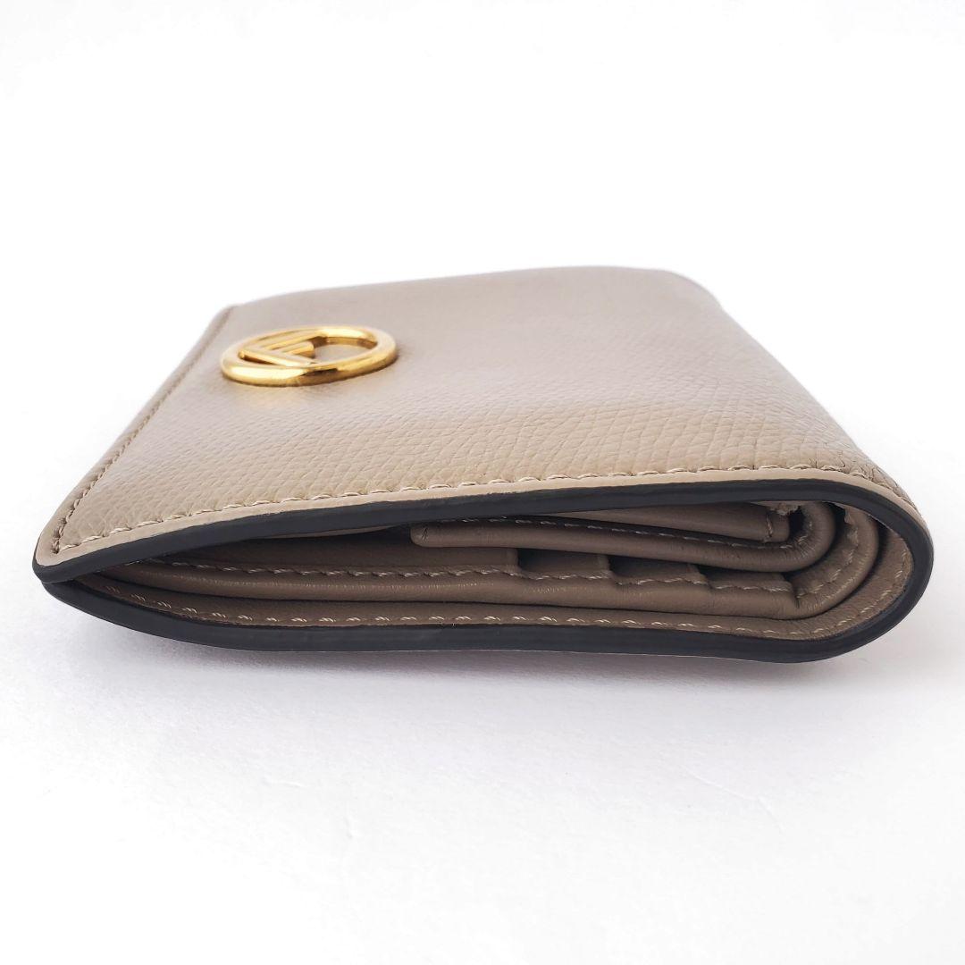 FENDI　２つ折り財布　エフイズ　フェンディ　コンパクトウォレット　ベージュ