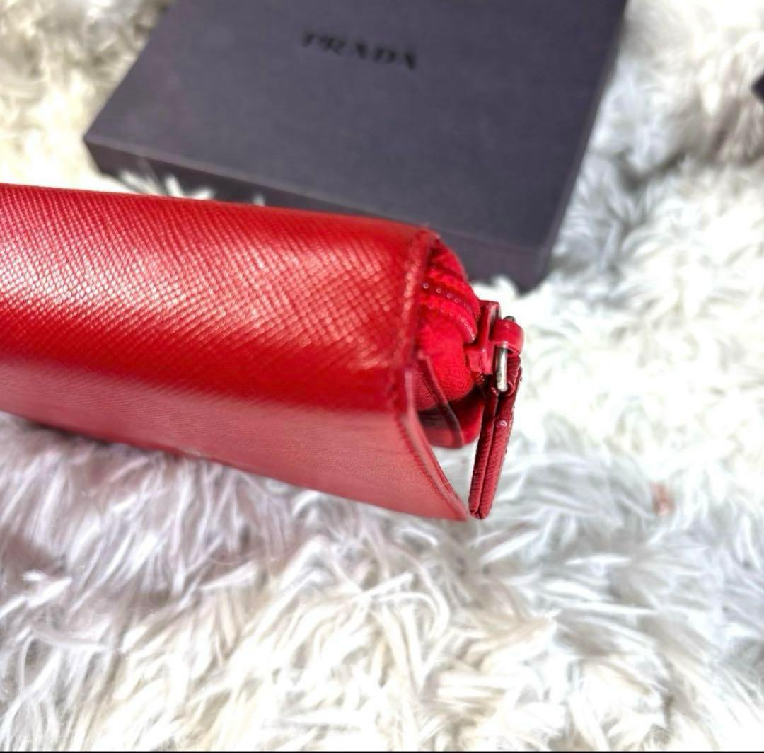 美品✨PRADA プラダラウンドジップ　折り財布 サフィアーノ　レザー