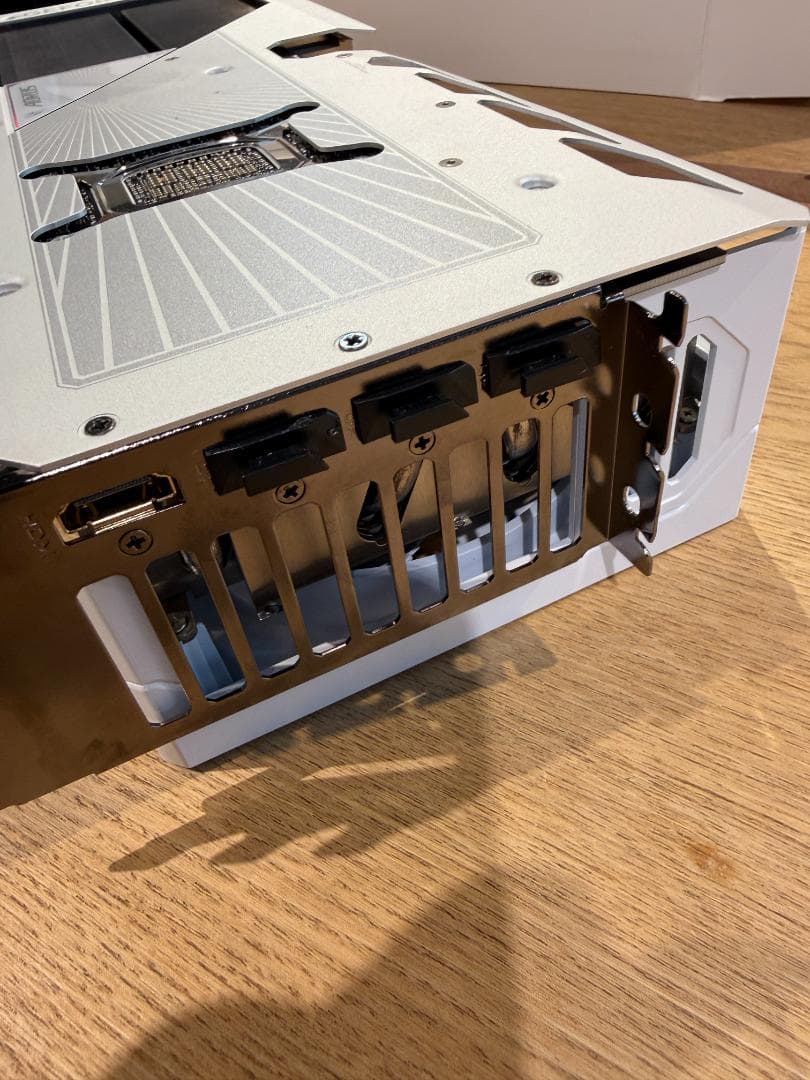 GIGABYTE 5080 AORUS MASTER ICE 16G (傷あり)