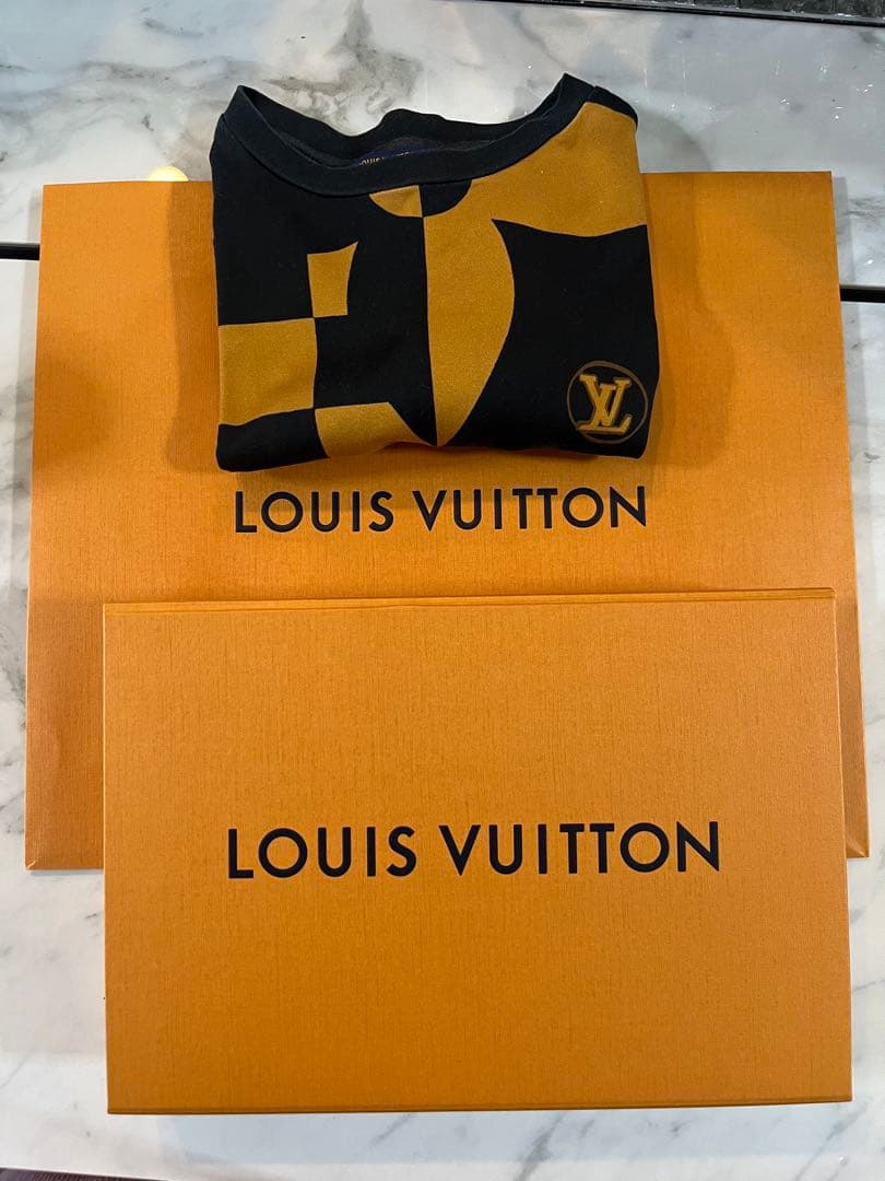 Louis Vuitton 半袖Tシャツ ブラック/ゴールド