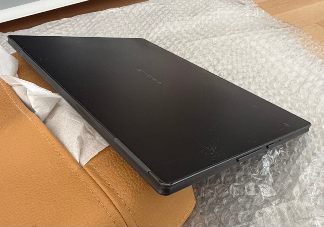 arrows Tab F-02K black SIMロック解除済