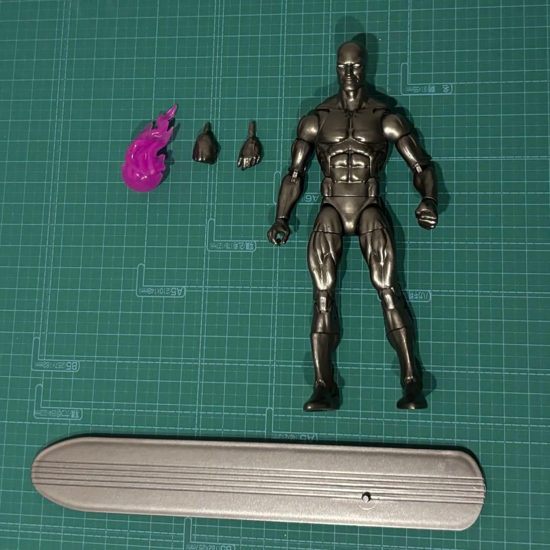 マーベルレジェンド　シルバーサーファー　ウォルグリーン限定　ハズブロ